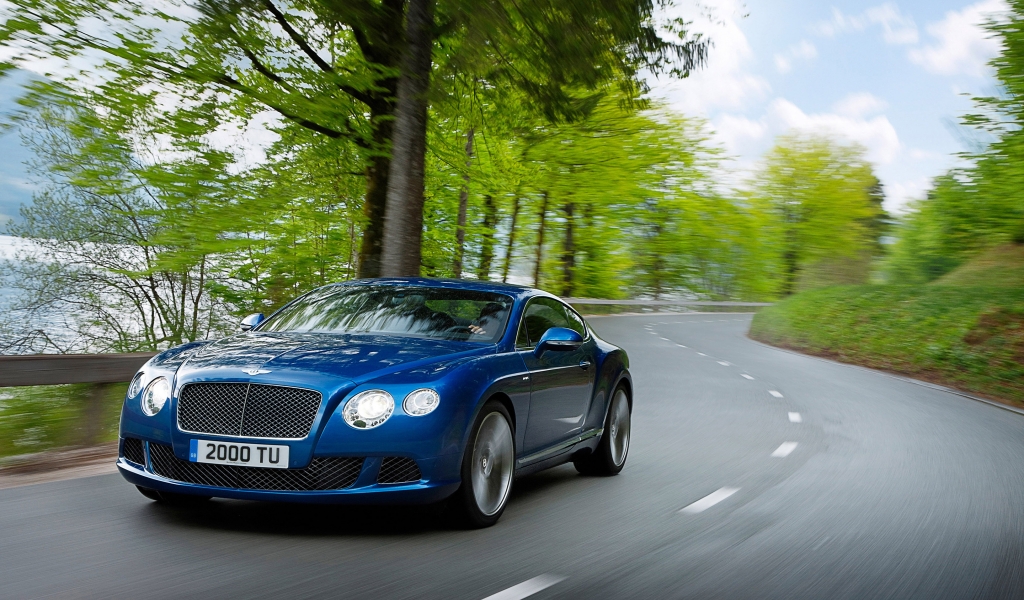 Blue Bentley Continental GT for 1024 x 600 widescreen resolution