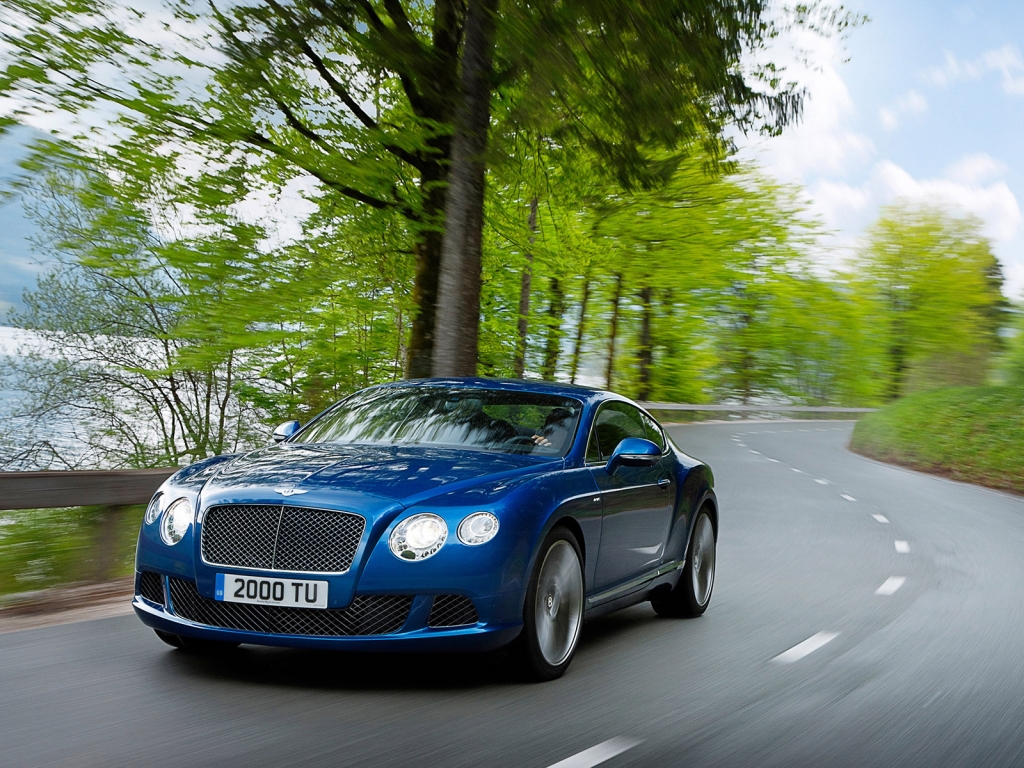 Blue Bentley Continental GT for 1024 x 768 resolution