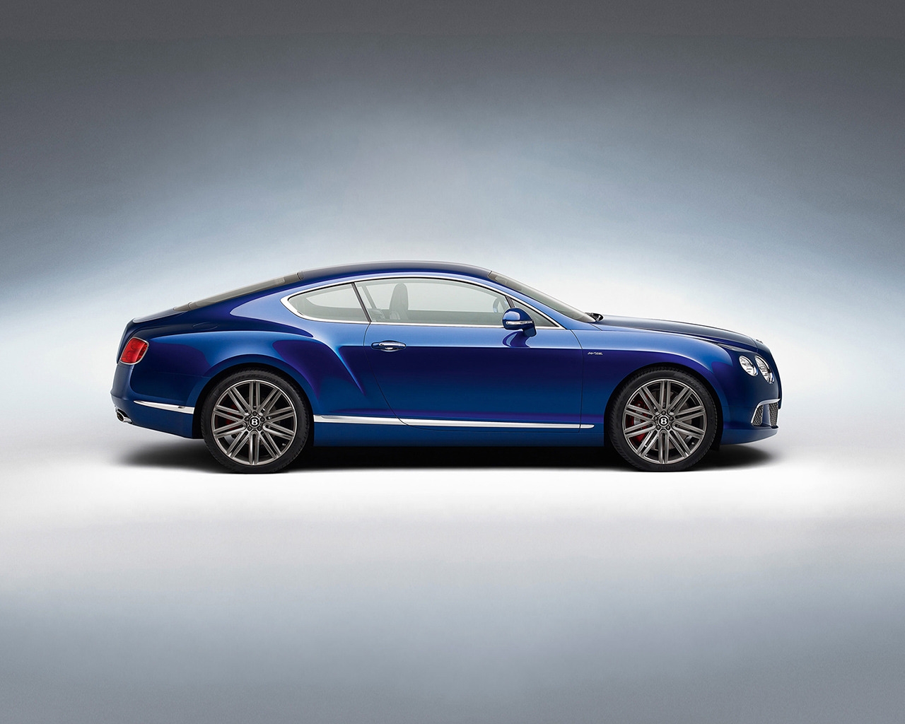 Blue Bentley GT Studio for 1280 x 1024 resolution