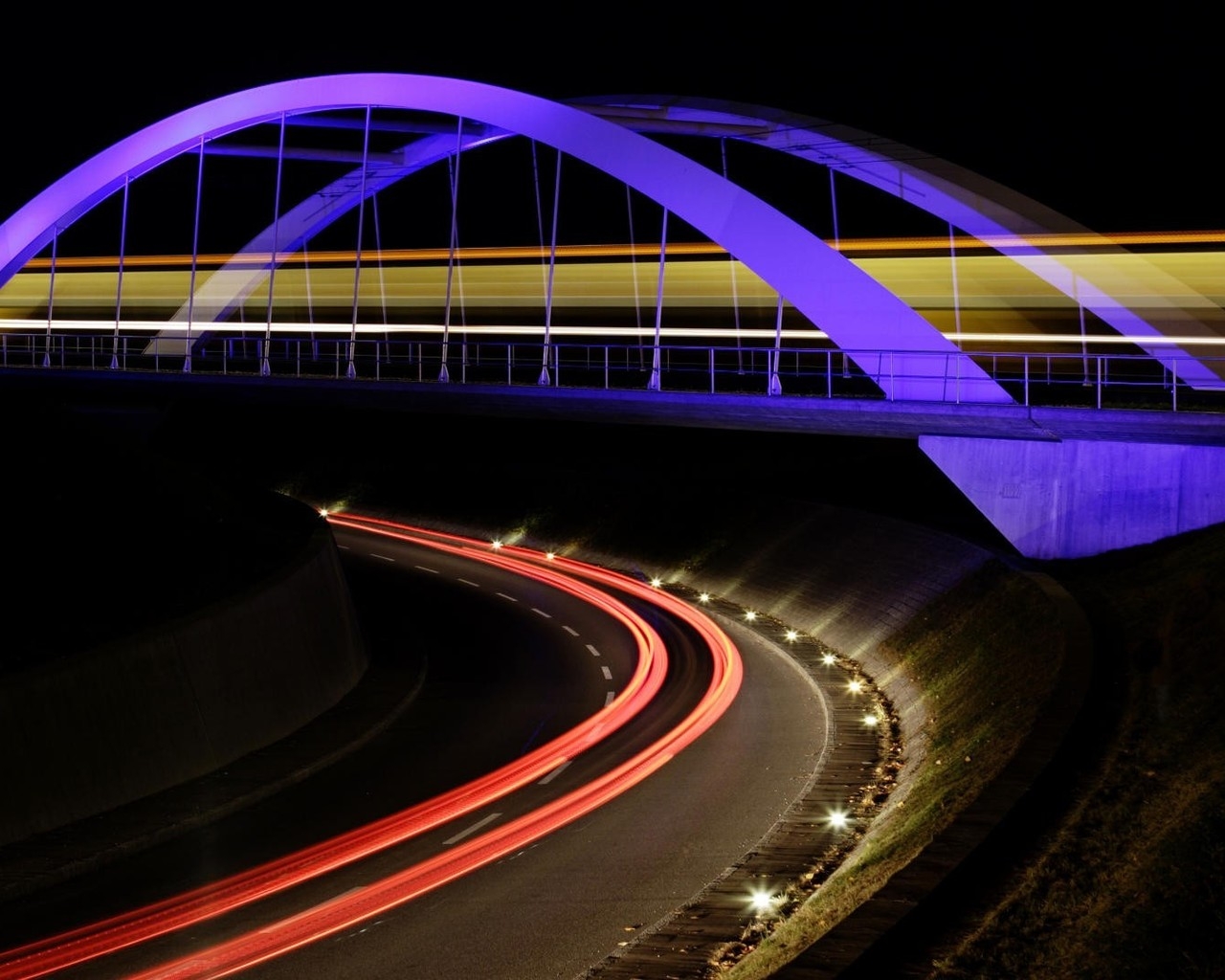 Blue Bridge for 1280 x 1024 resolution