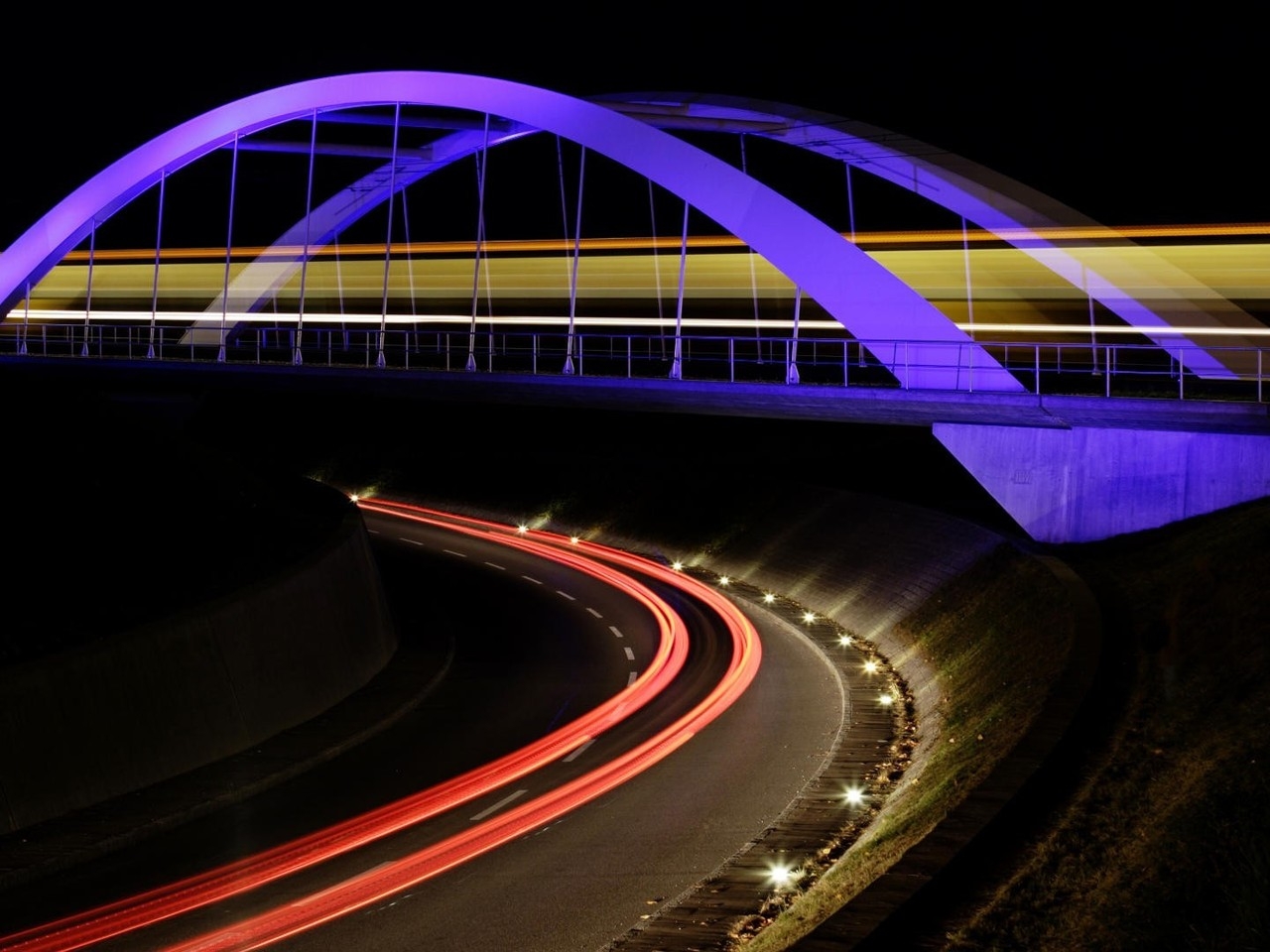 Blue Bridge for 1280 x 960 resolution