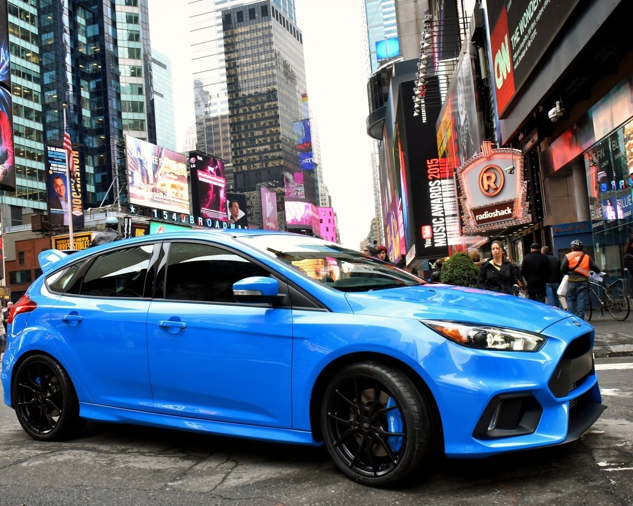 Blue Ford Focus RS 2015  for 1280 x 1024 resolution
