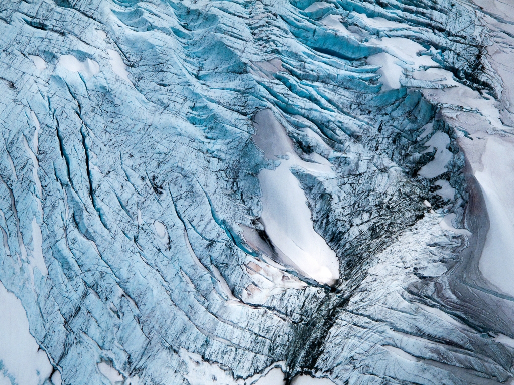 Blue Glacier for 1024 x 768 resolution