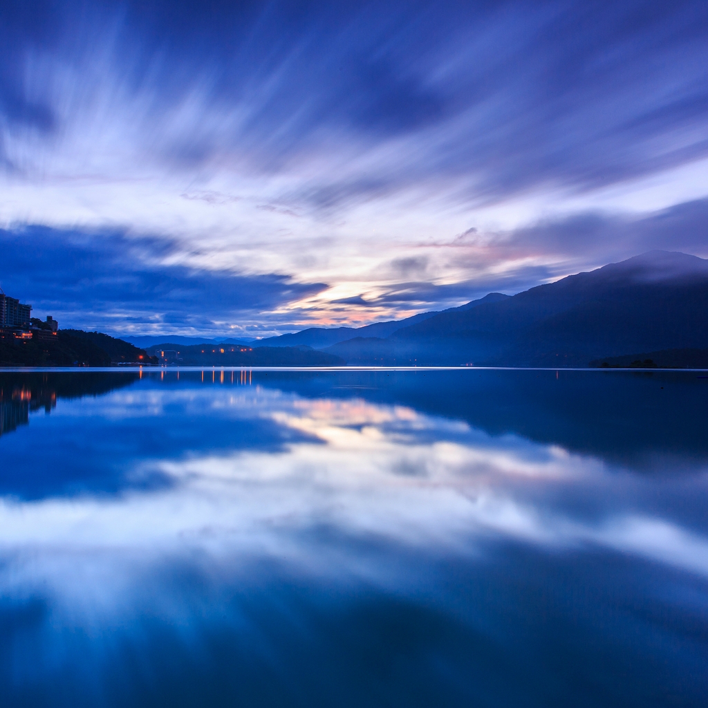 Blue Lake Landscape for 1024 x 1024 iPad resolution