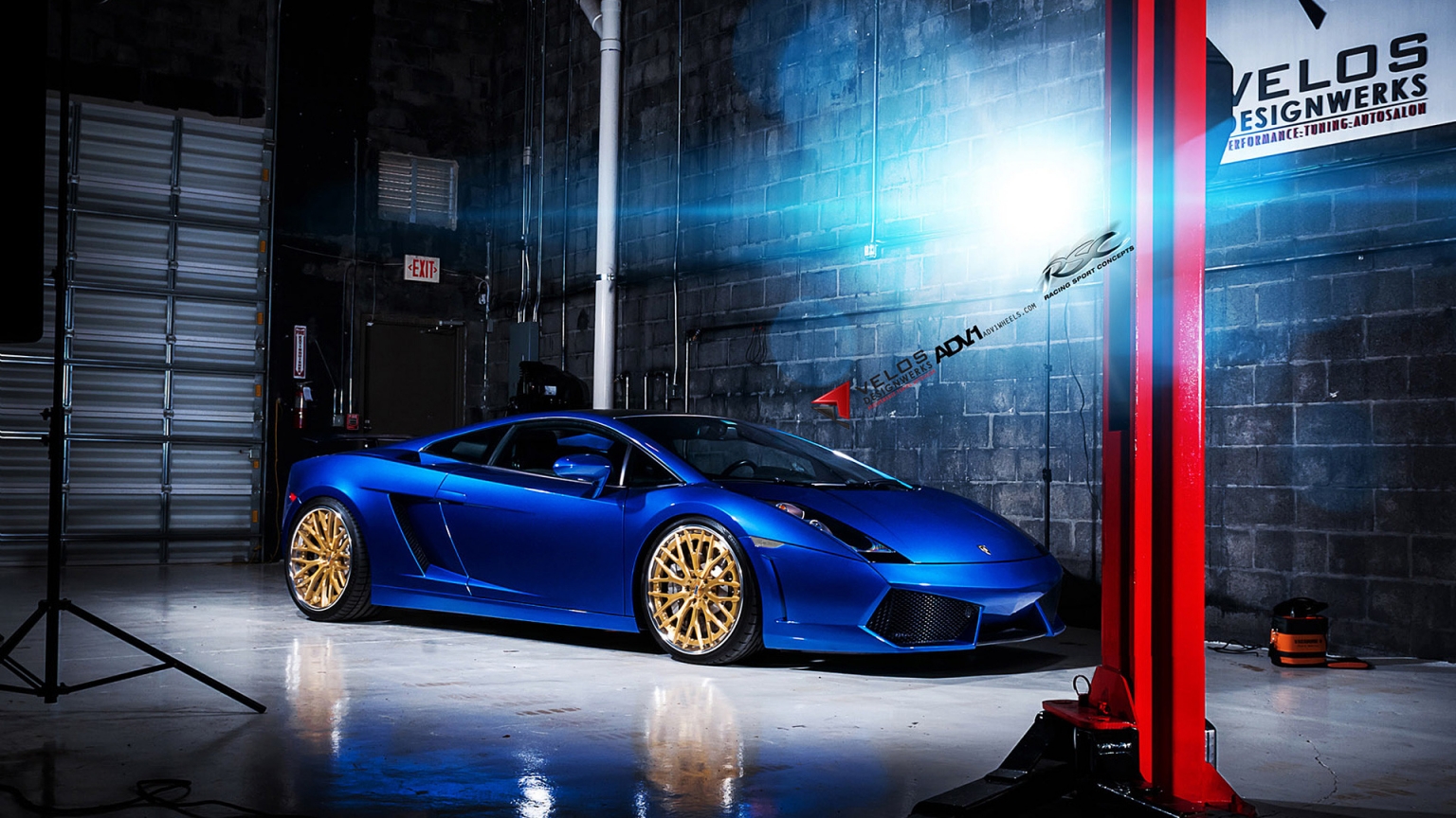 Blue Lamborghini Gallardo ADV10 for 1536 x 864 HDTV resolution