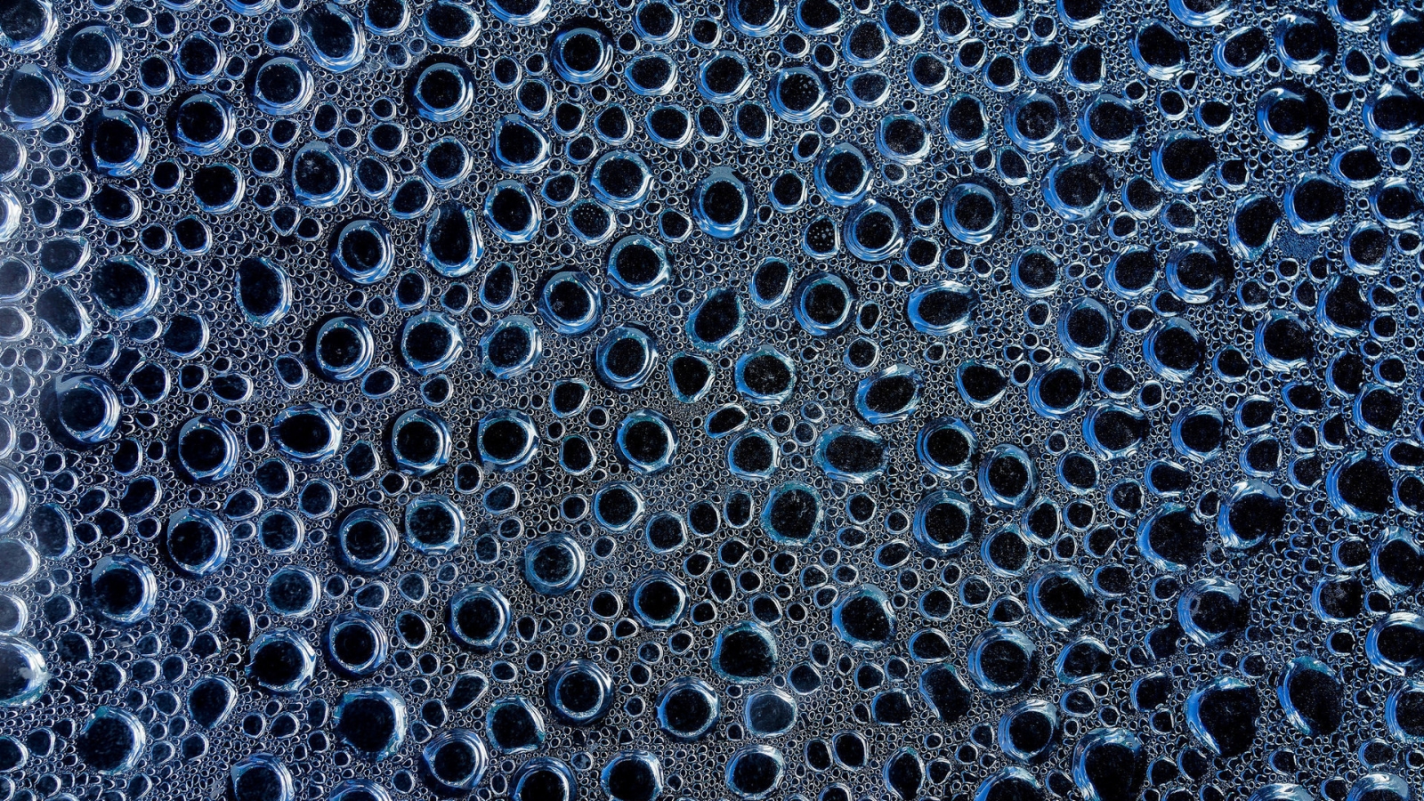 Blue Water Drops for 1600 x 900 HDTV resolution
