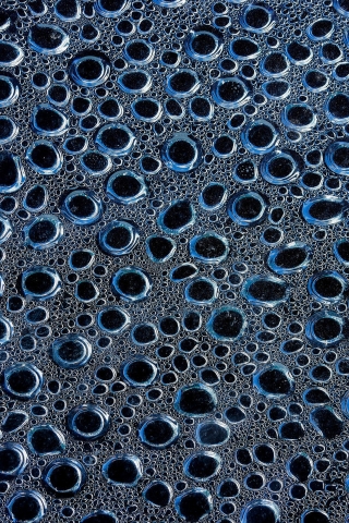 Blue Water Drops for 320 x 480 iPhone resolution
