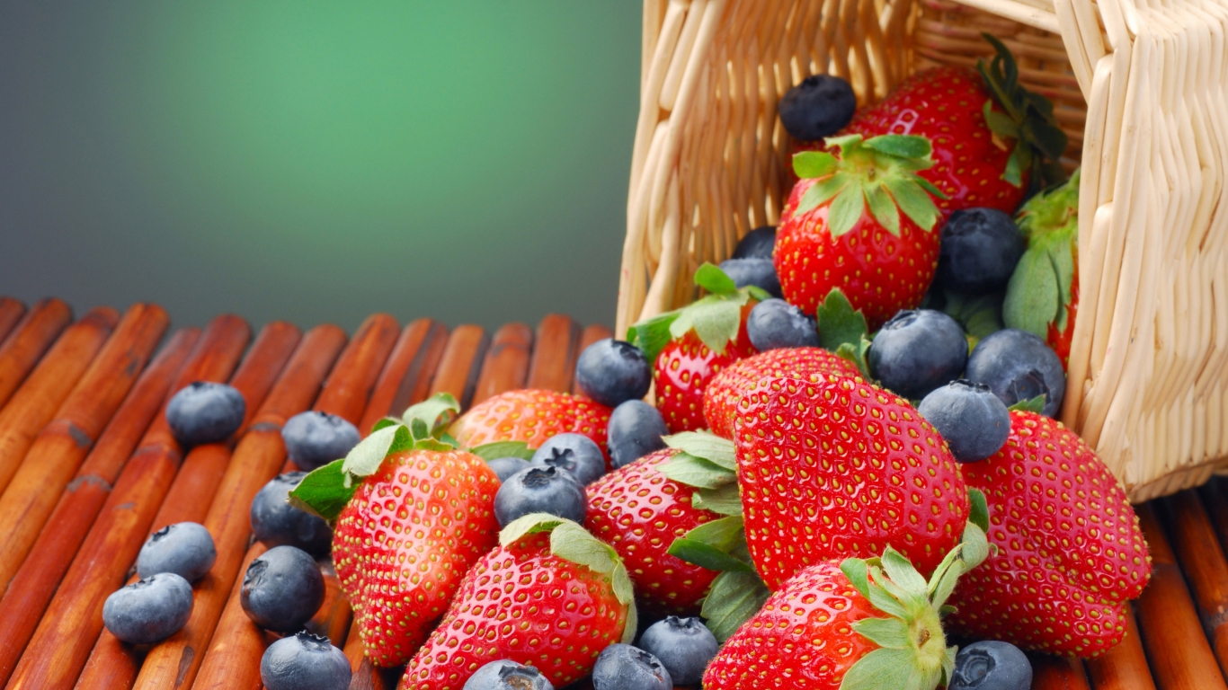 Blueberry and Strawberry for 1366 x 768 HDTV resolution