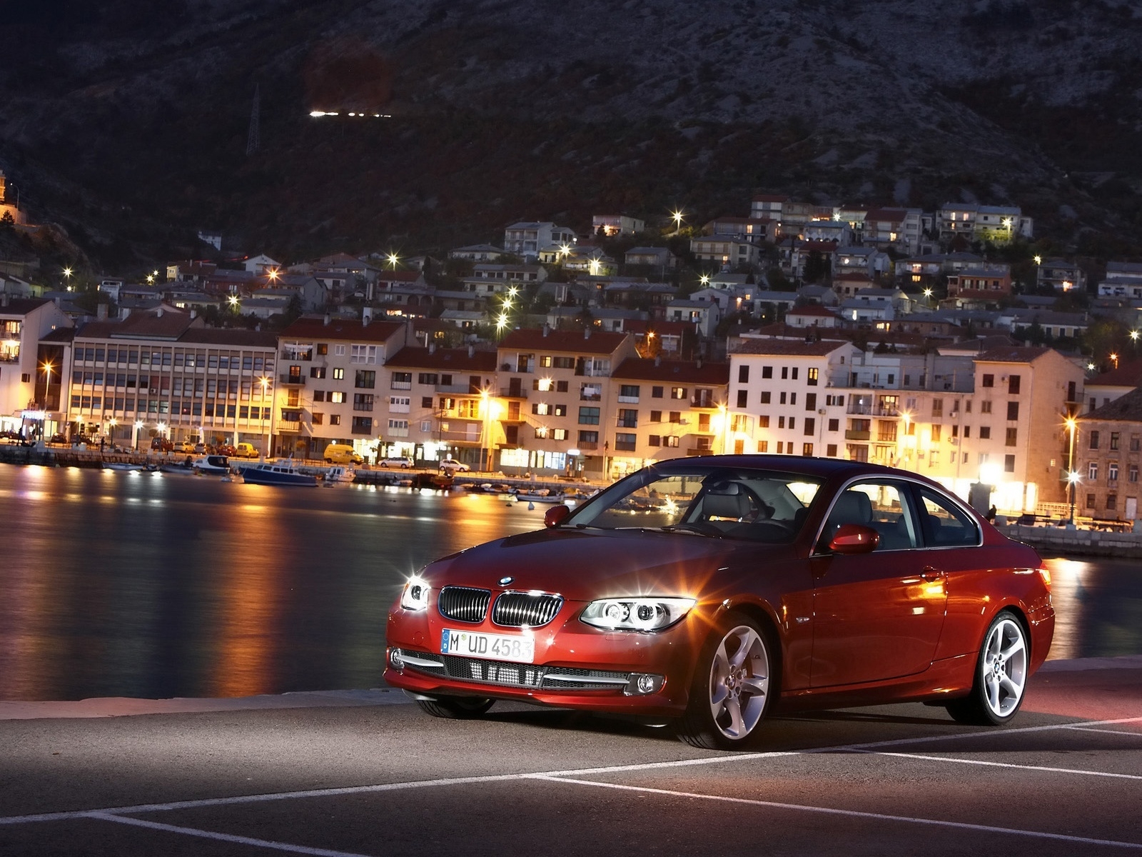 BMW 3 Series 2010 Red Sea Town for 1600 x 1200 resolution