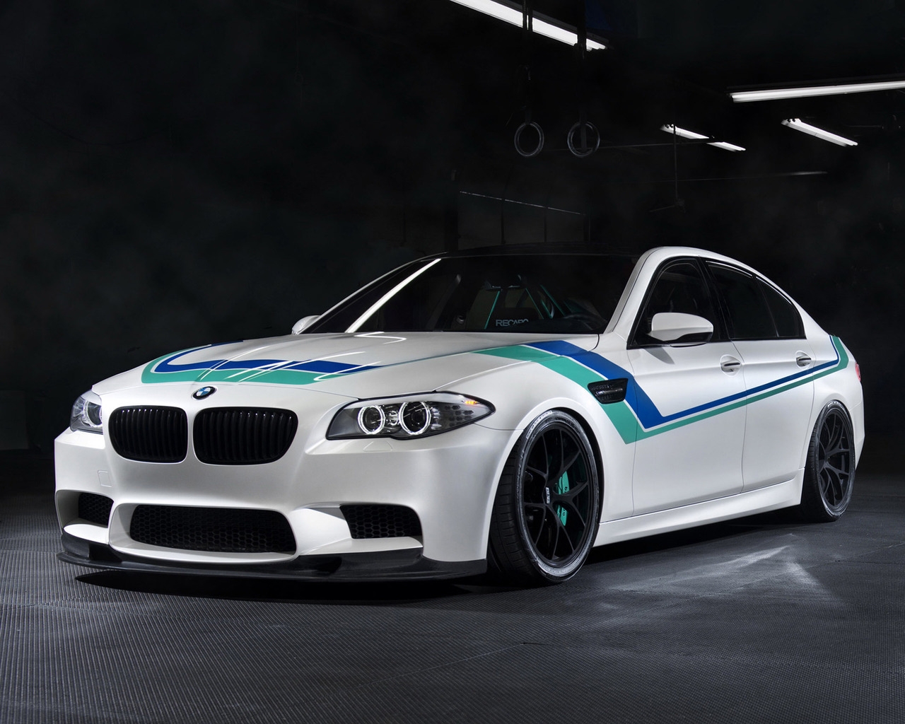 BMW F10 M Performance for 1280 x 1024 resolution