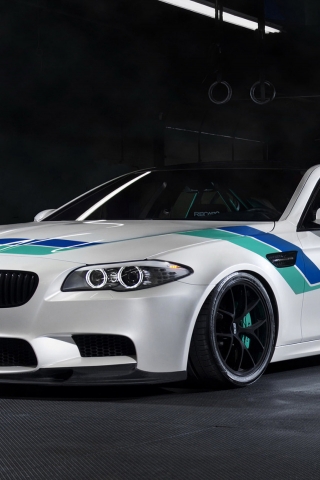 BMW F10 M Performance for 320 x 480 iPhone resolution