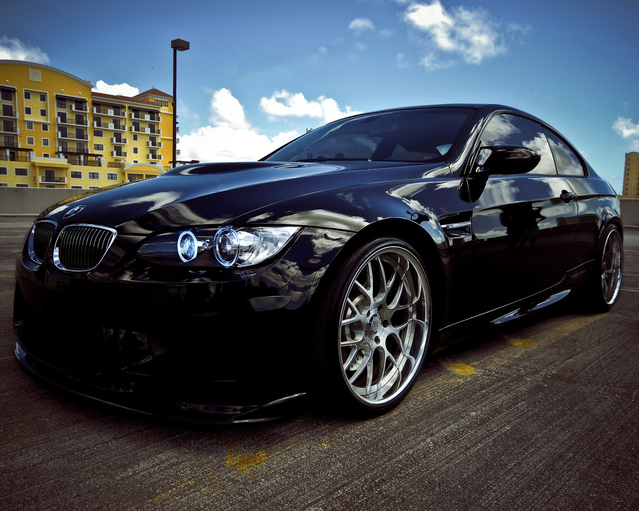 BMW M3 2010 Black for 1280 x 1024 resolution