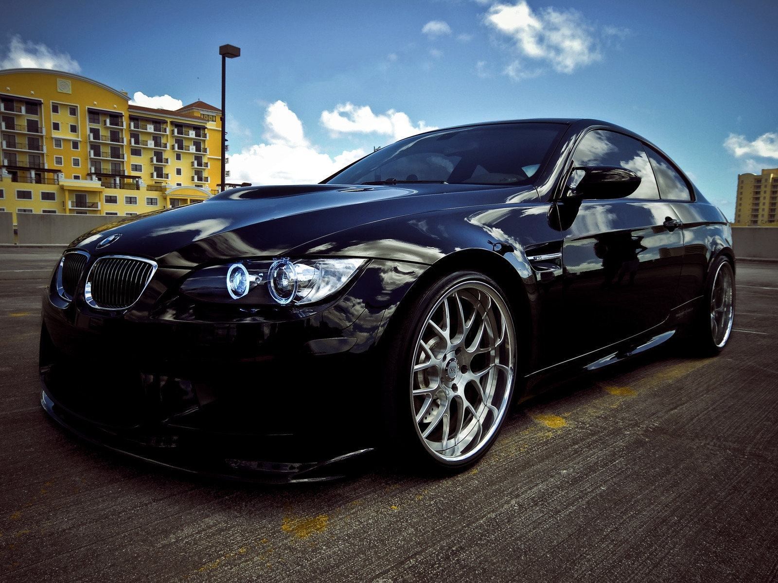 BMW M3 2010 Black for 1600 x 1200 resolution