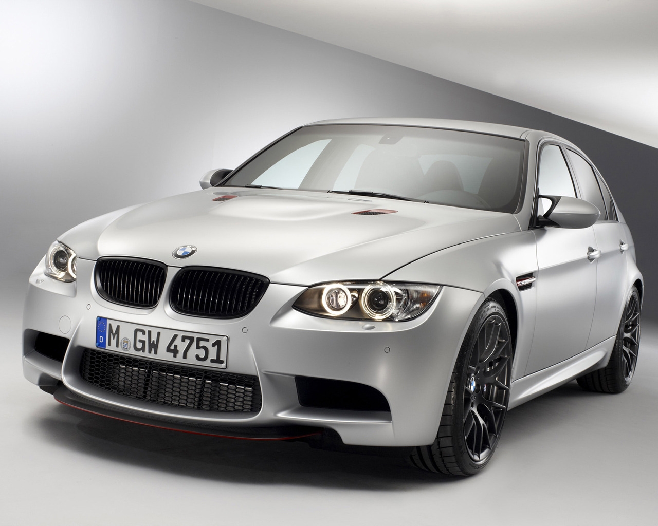 BMW M3 E90 CRT Front for 1280 x 1024 resolution