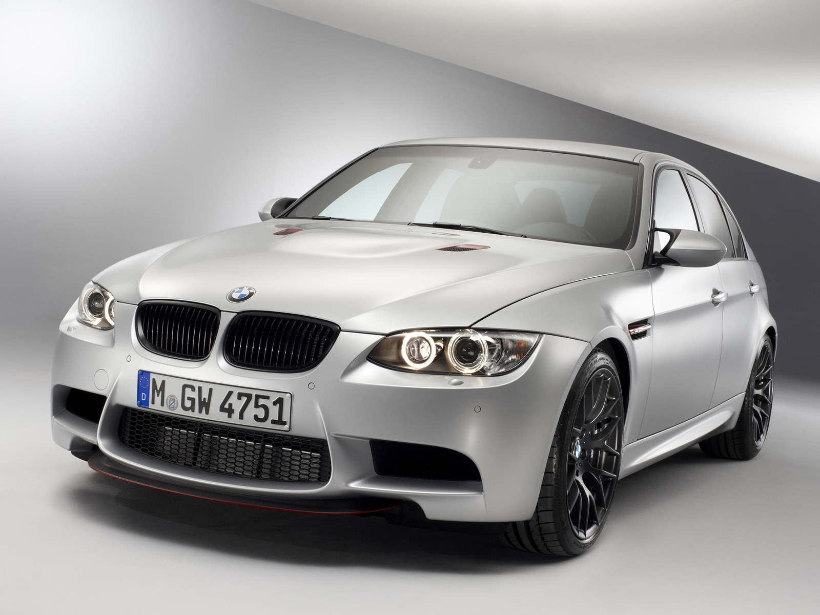 BMW M3 E90 CRT Front for 1600 x 1200 resolution