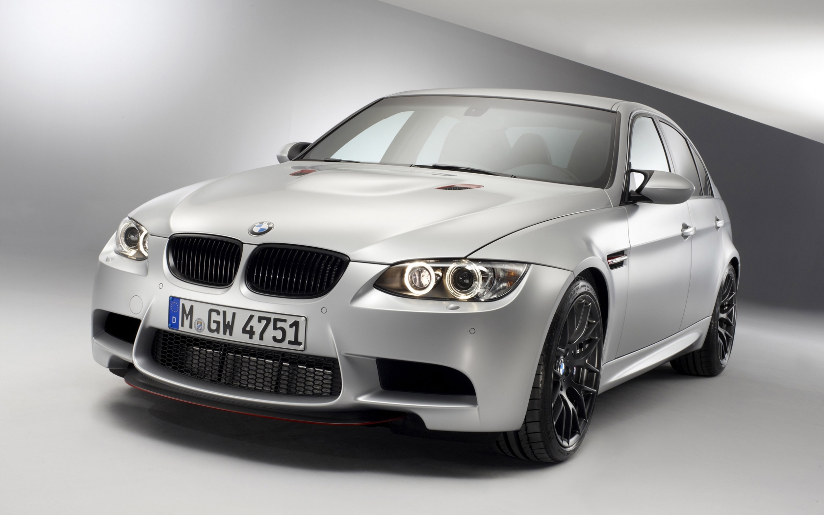 BMW M3 E90 CRT Front for 1680 x 1050 widescreen resolution