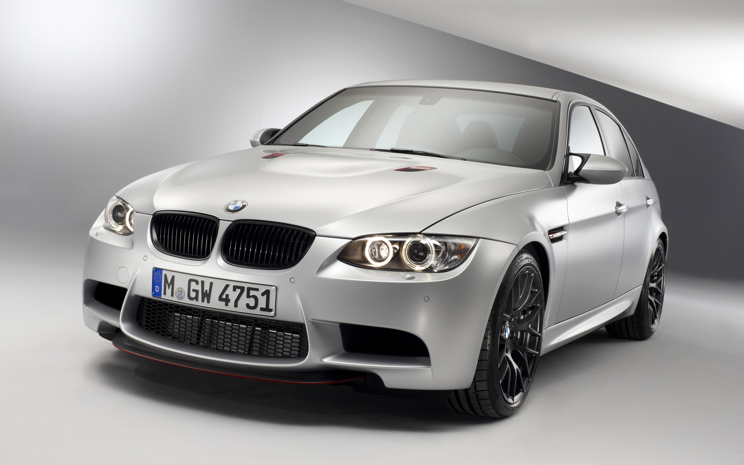 BMW M3 E90 CRT Front for 2560 x 1600 widescreen resolution