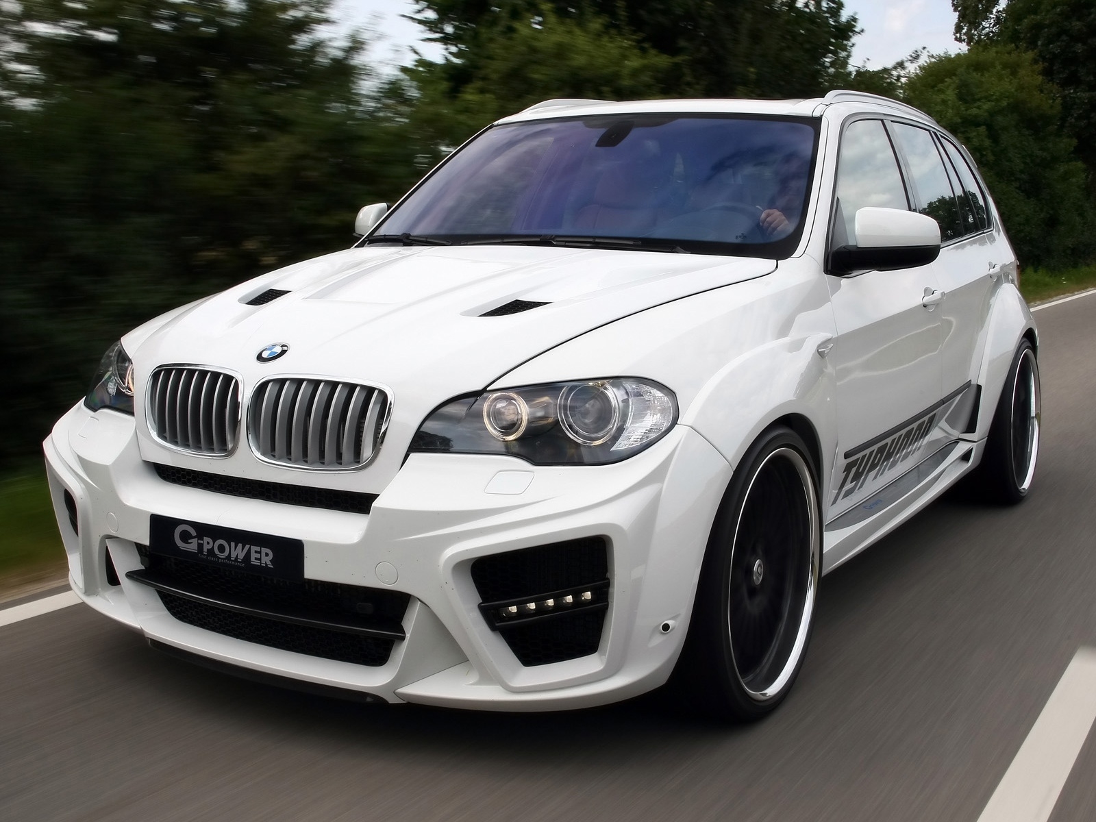 BMW X5 Typhoon RS 2010 G Power for 1600 x 1200 resolution