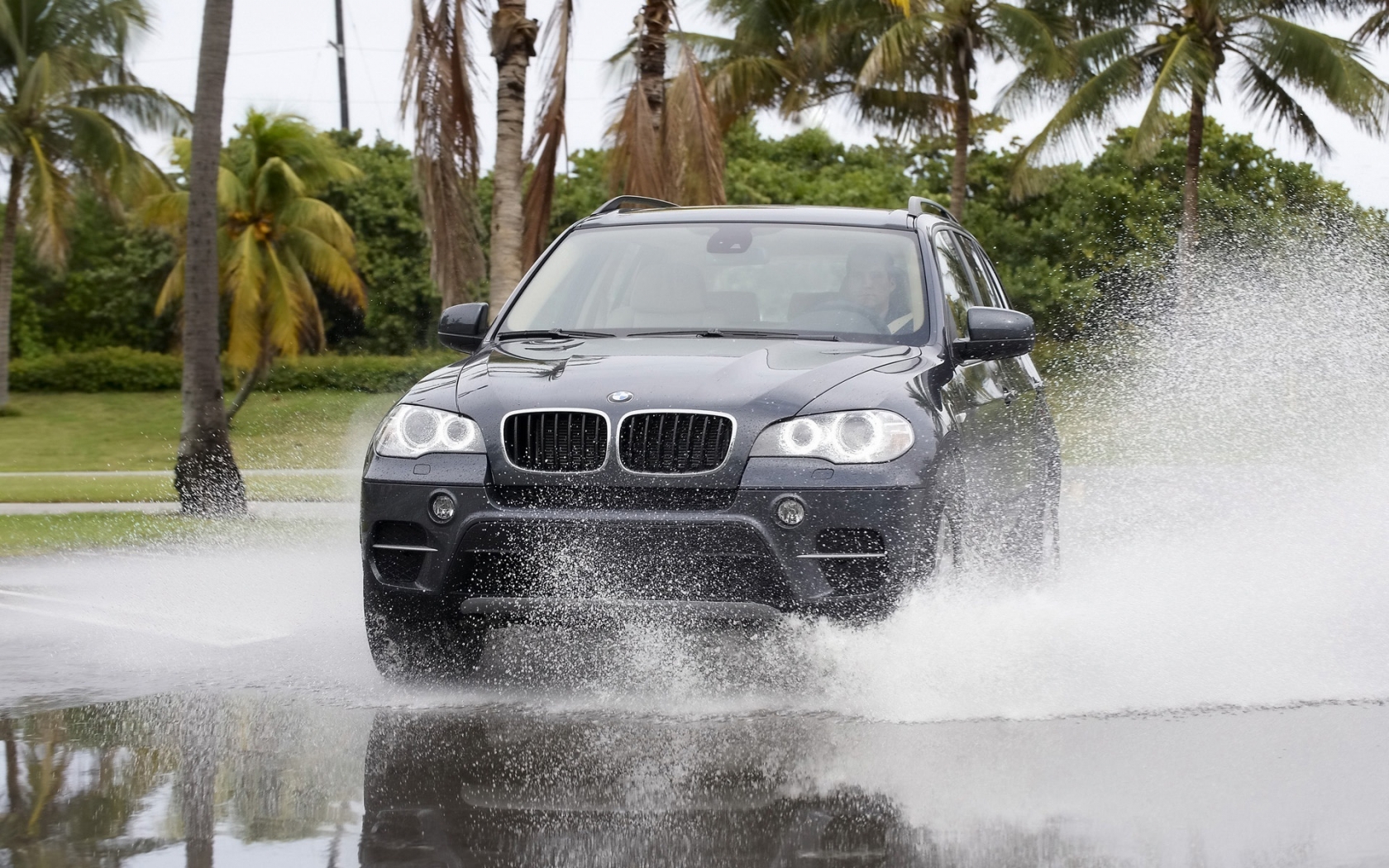 BMW X5 Water 2010 for 1680 x 1050 widescreen resolution