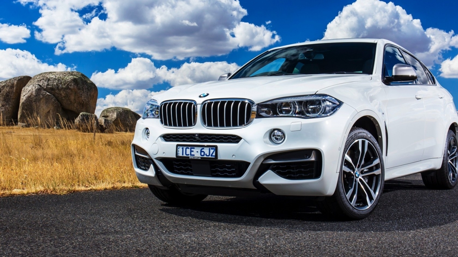 BMW X6 M50D for 1536 x 864 HDTV resolution