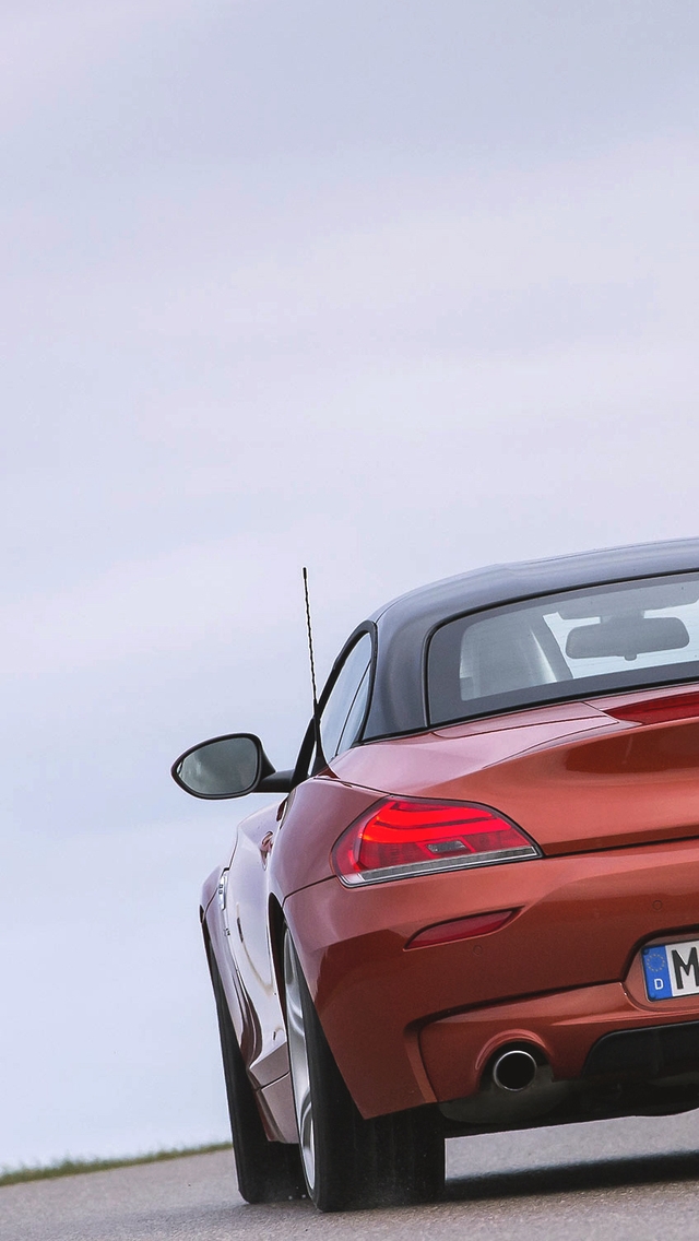 BMW Z4 Roadster Back View for 640 x 1136 iPhone 5 resolution