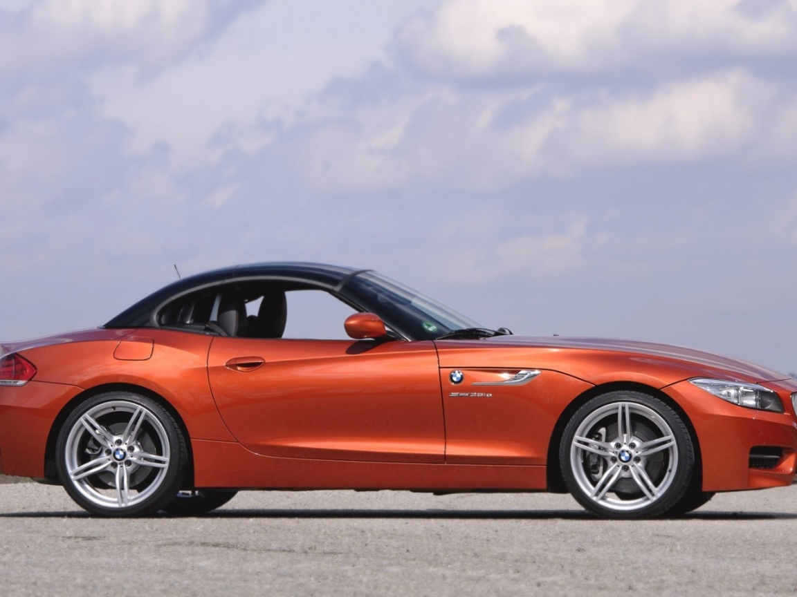 BMW Z4 Roadster Side View for 1152 x 864 resolution
