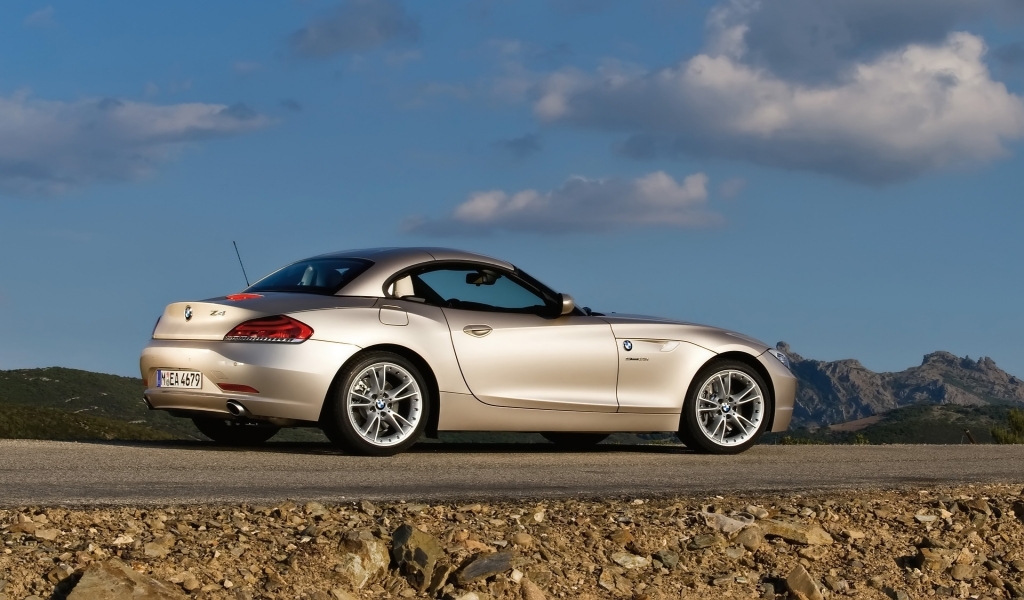 BMW Z4 Roadster Top Up 2009 for 1024 x 600 widescreen resolution