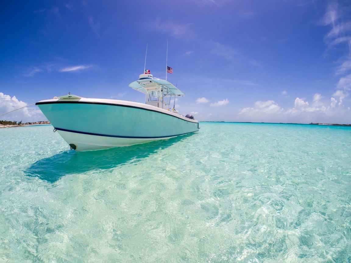 Boat in Paradise for 1152 x 864 resolution