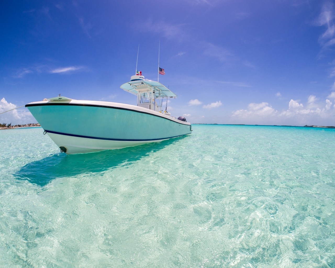 Boat in Paradise for 1280 x 1024 resolution