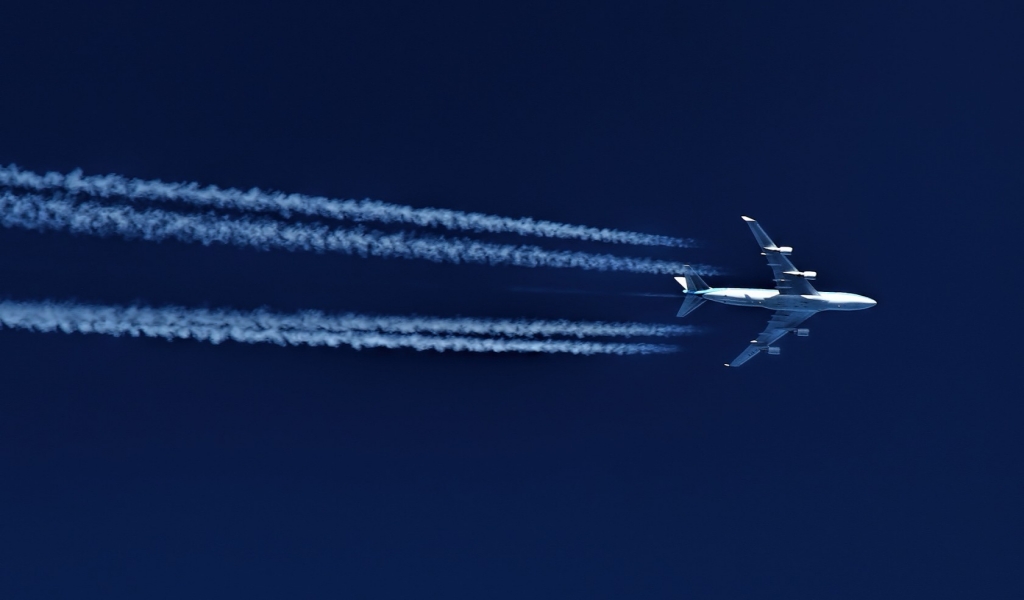 Boeing 747 Flying for 1024 x 600 widescreen resolution