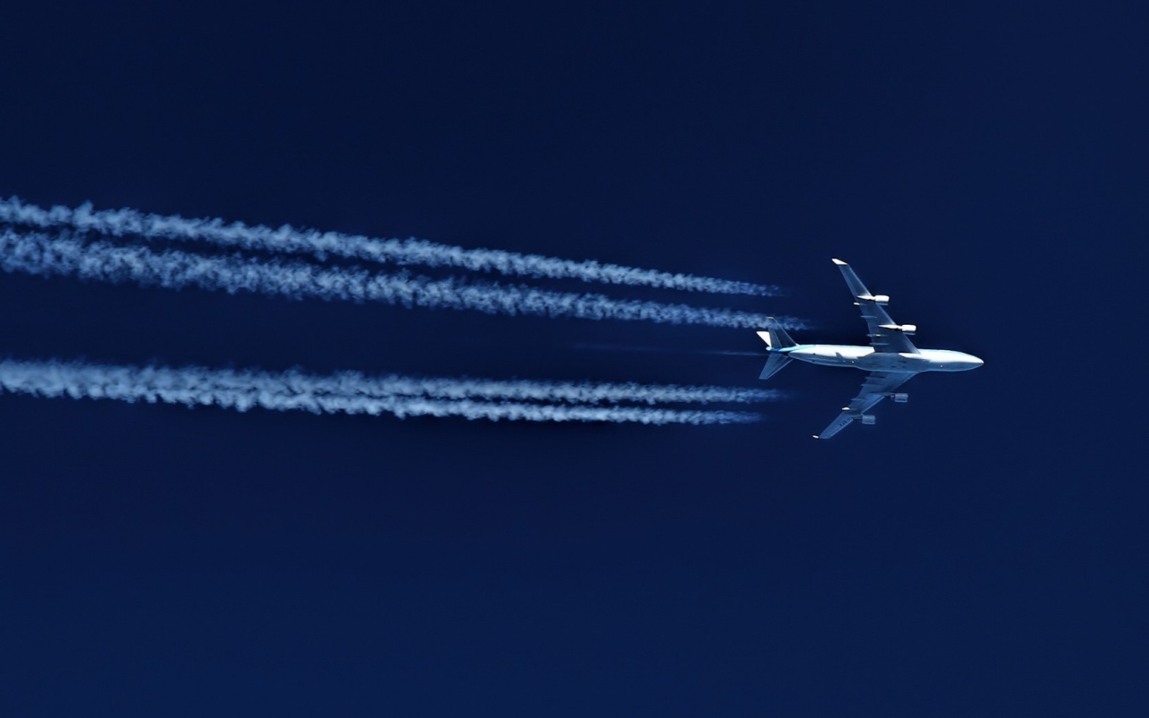 Boeing 747 Flying for 1280 x 800 widescreen resolution