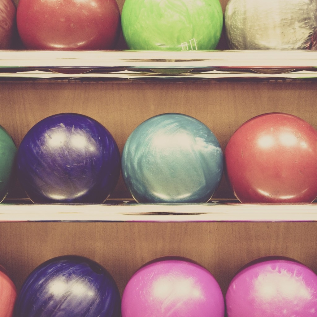 Bowling Balls for 1024 x 1024 iPad resolution