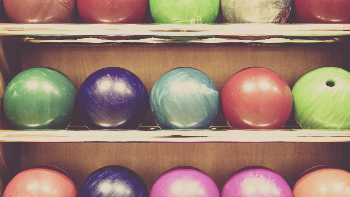 Bowling Balls for 1366 x 768 HDTV resolution