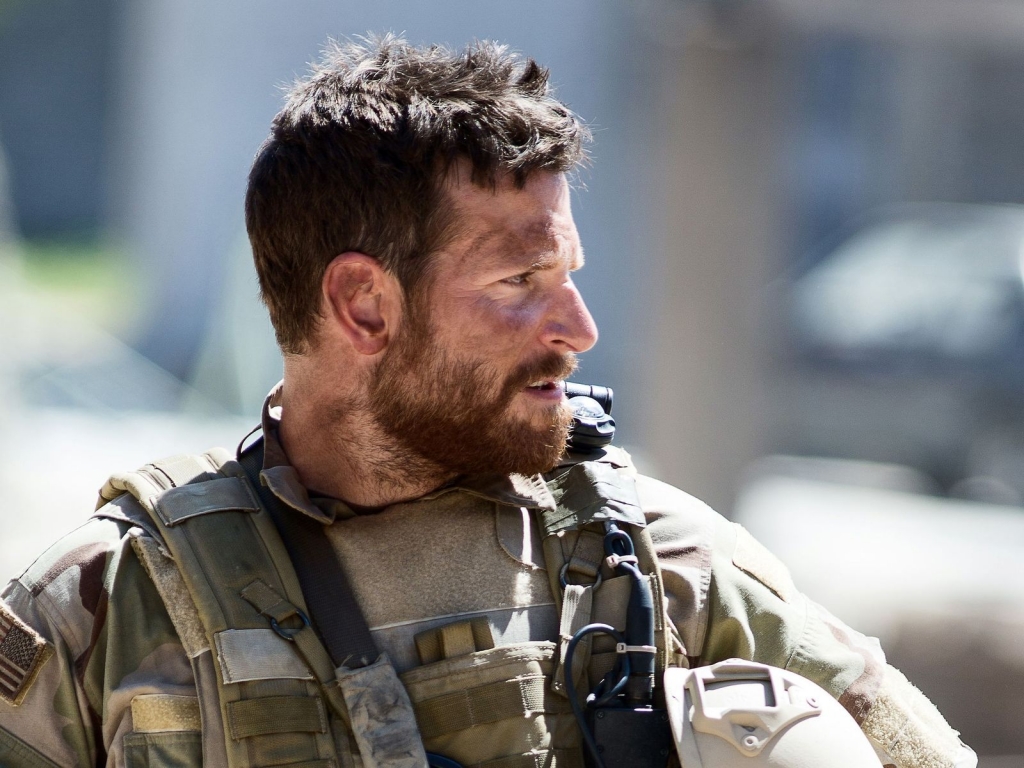 Bradley Cooper in American Sniper for 1024 x 768 resolution