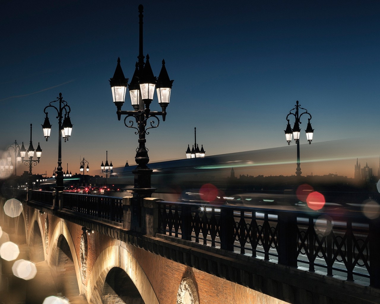 Bridge in Bordeaux for 1280 x 1024 resolution