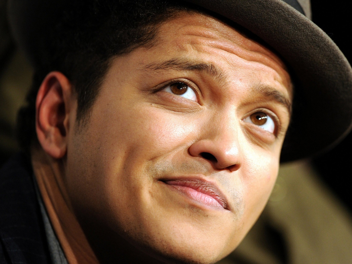 Bruno Mars Look for 1152 x 864 resolution