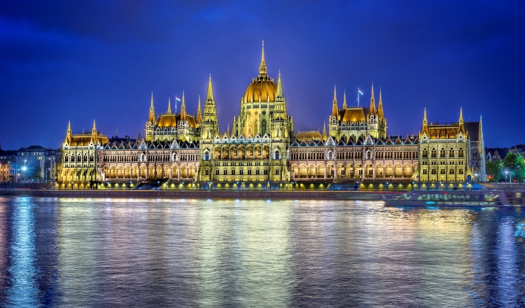 Budapest HDR Landscape for 1024 x 600 widescreen resolution
