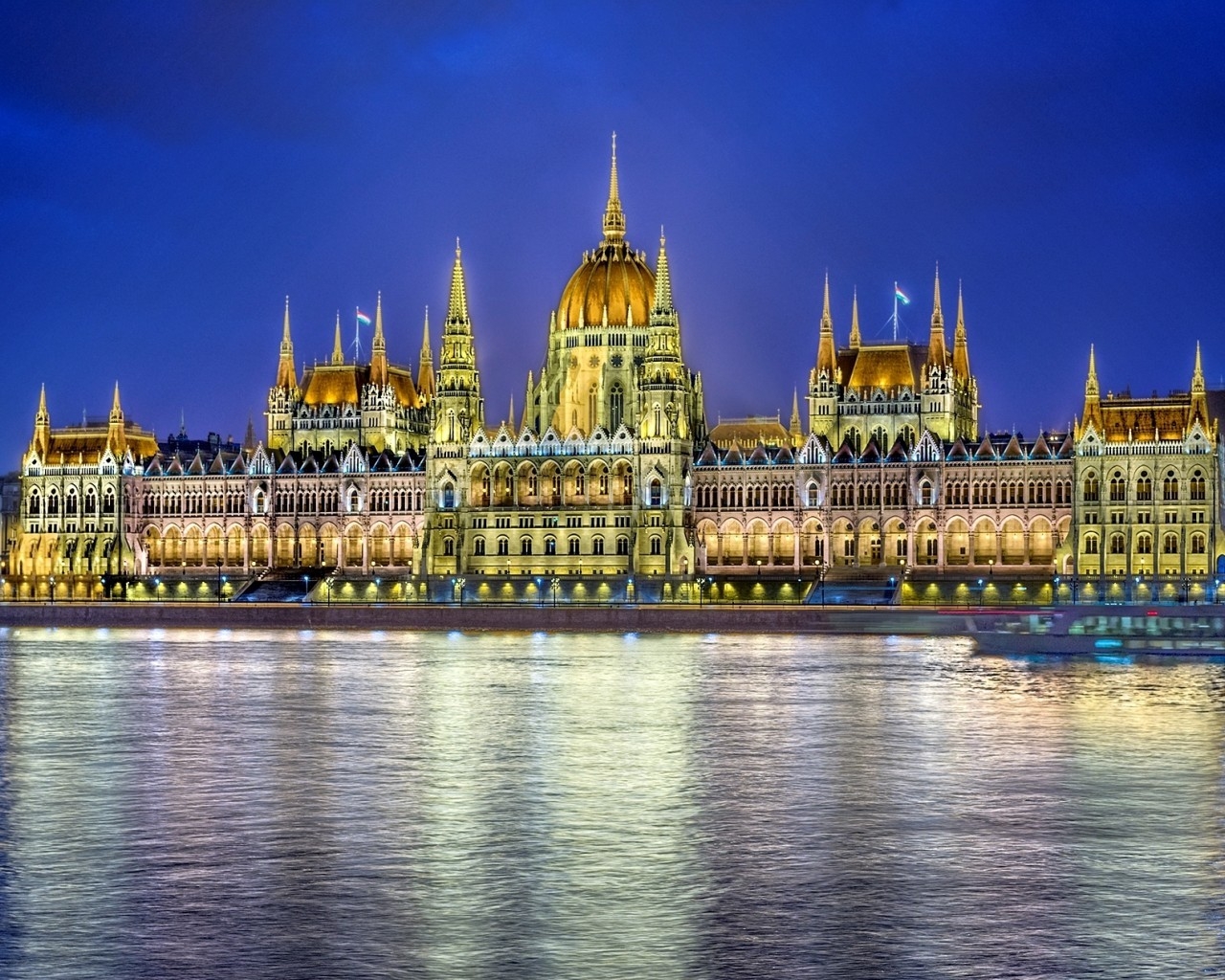 Budapest HDR Landscape for 1280 x 1024 resolution