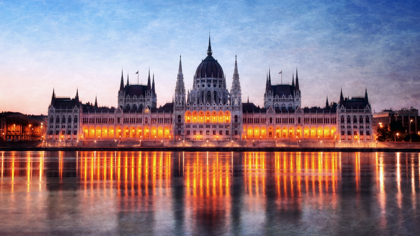 Budapest Night View for 1366 x 768 HDTV resolution