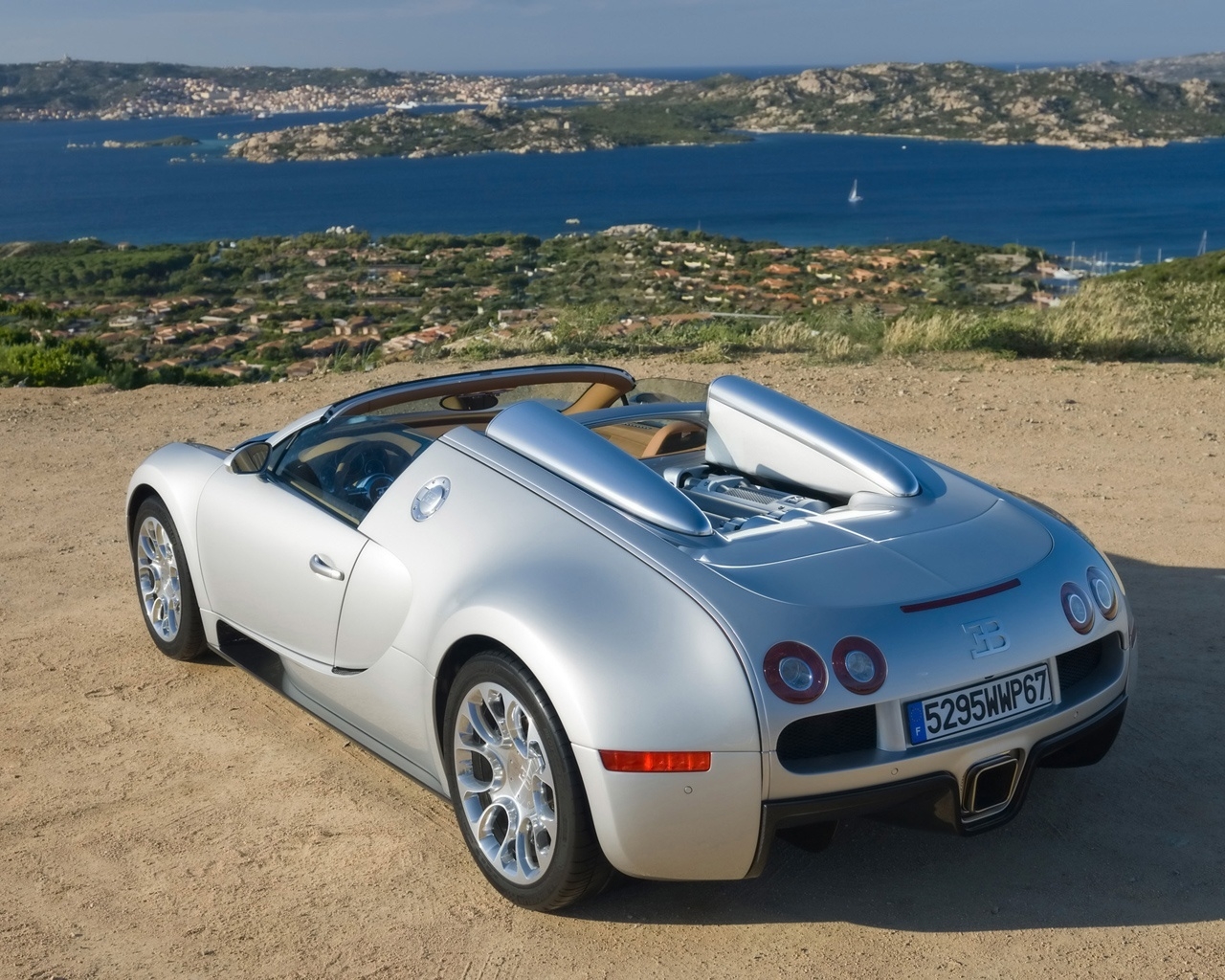 Bugatti Veyron 16.4 Grand Sport in Sardinia 2010 - Rear Angle for 1280 x 1024 resolution