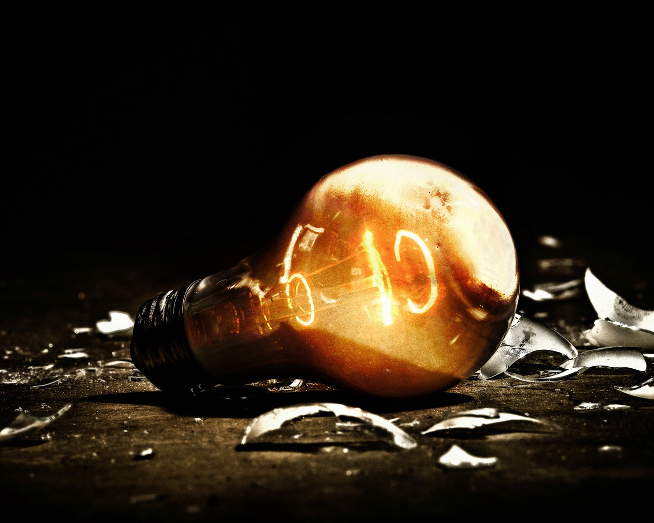 Bulb Lit for 1280 x 1024 resolution