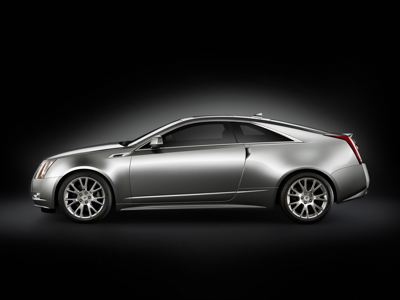 Cadillac CTS Coupe Side for 1280 x 960 resolution