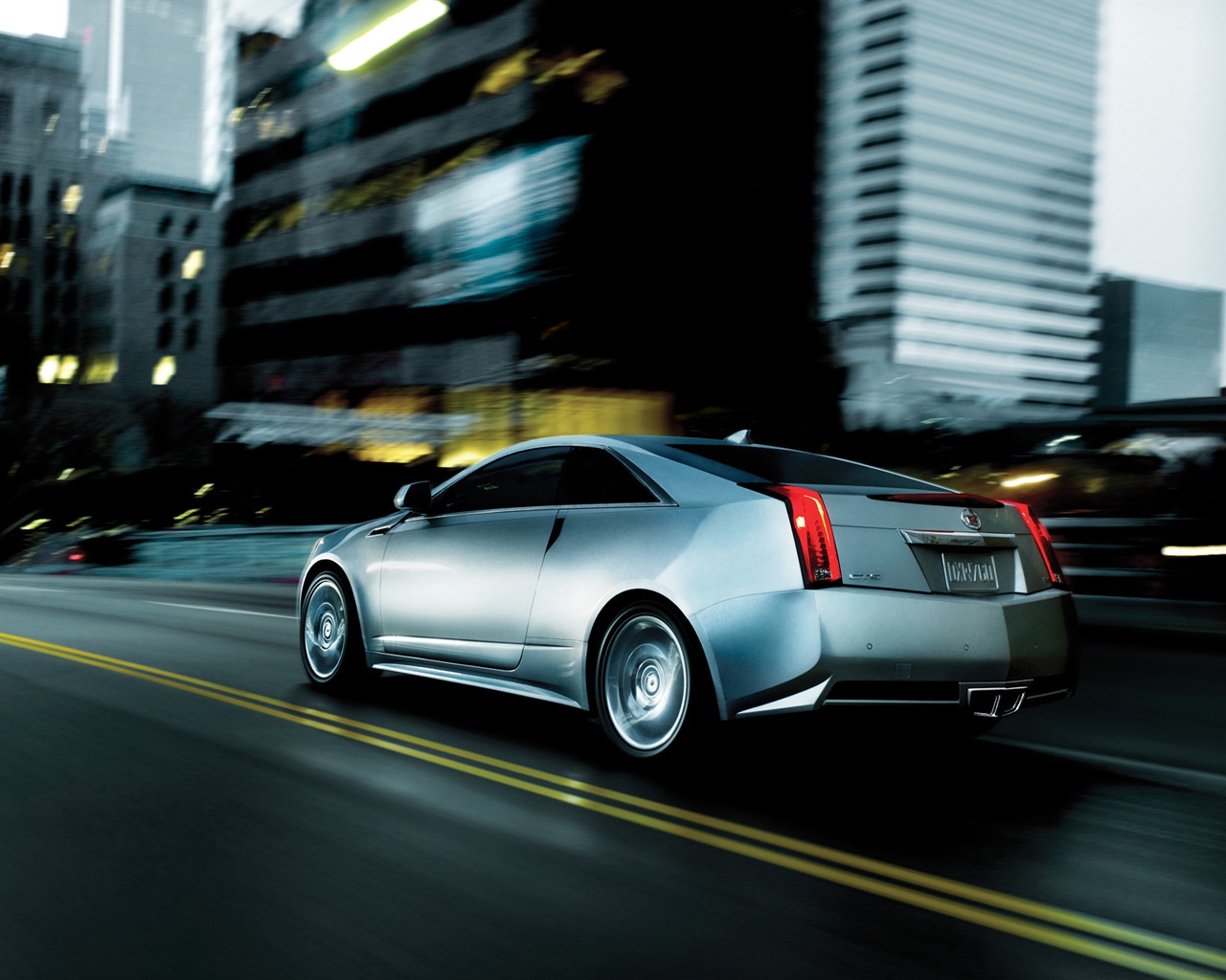 Cadillac CTS Coupe Speed for 1280 x 1024 resolution