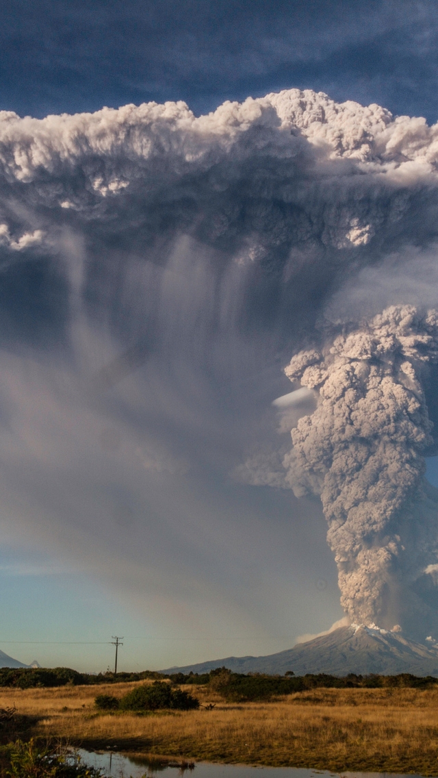 Calbuco Volcano Eruption for 640 x 1136 iPhone 5 resolution