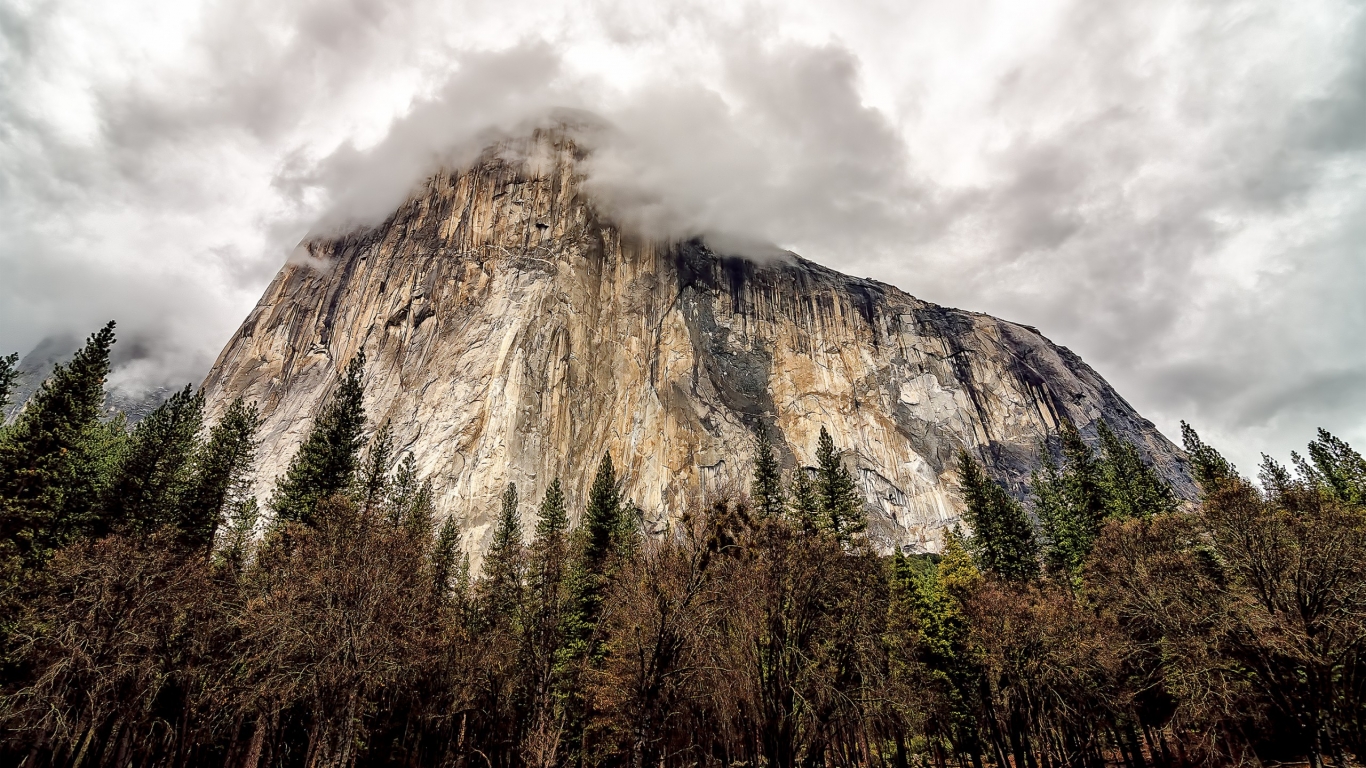 California Yosemite National Park View for 1366 x 768 HDTV resolution