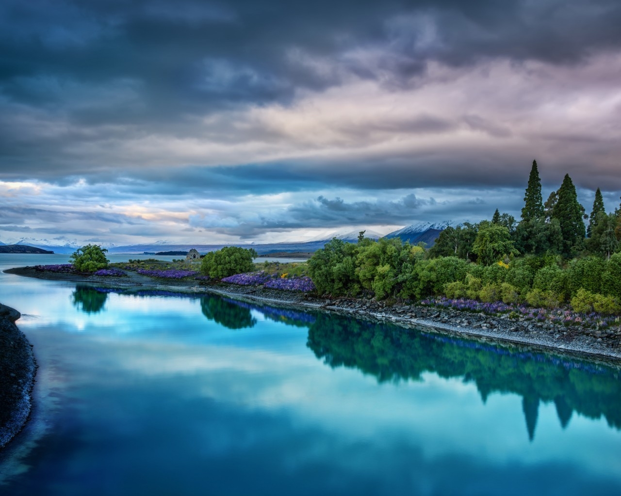 Calm Blue Landscape for 1280 x 1024 resolution