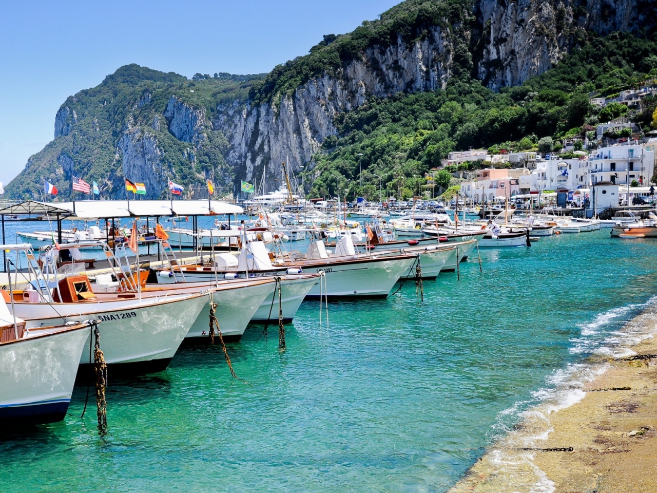 Capri Port View for 1280 x 960 resolution