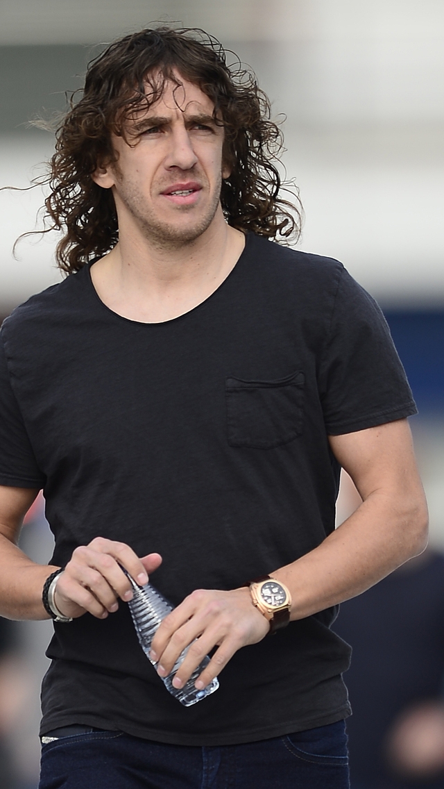 Carles Puyol for 640 x 1136 iPhone 5 resolution