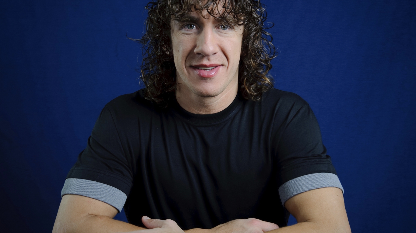 Carles Puyol Smile for 1366 x 768 HDTV resolution