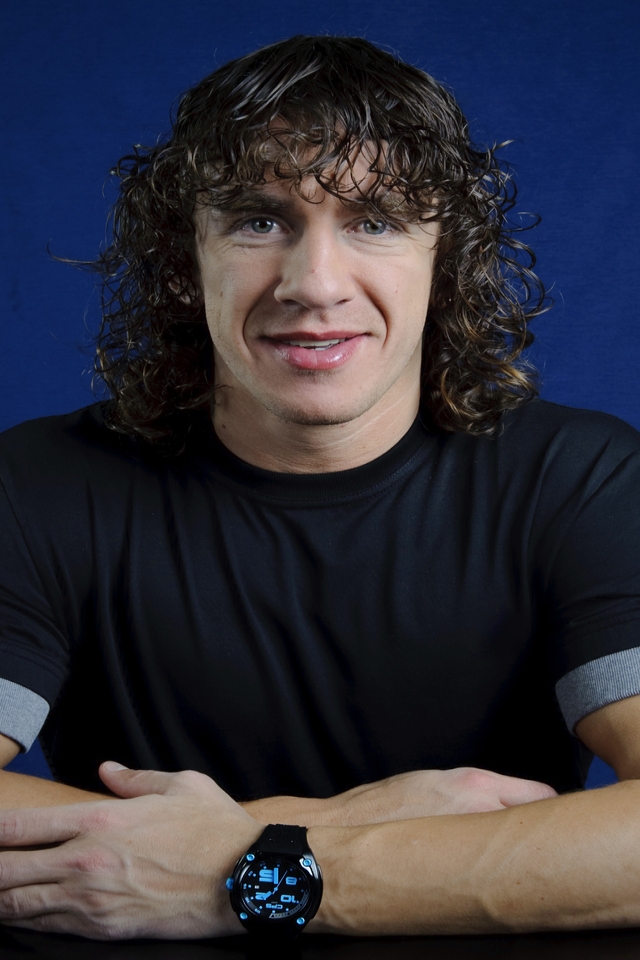 Carles Puyol Smile for 640 x 960 iPhone 4 resolution